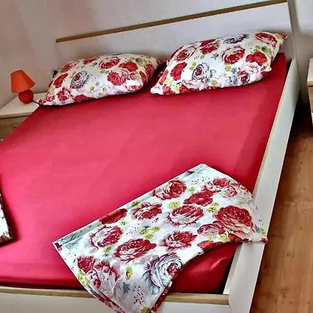 Apartman Lolita شقة